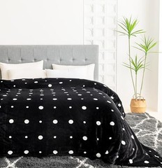 Oversized King Fleece Blanket 120×120 inches, Soft 120″x120″ Black/White Dots