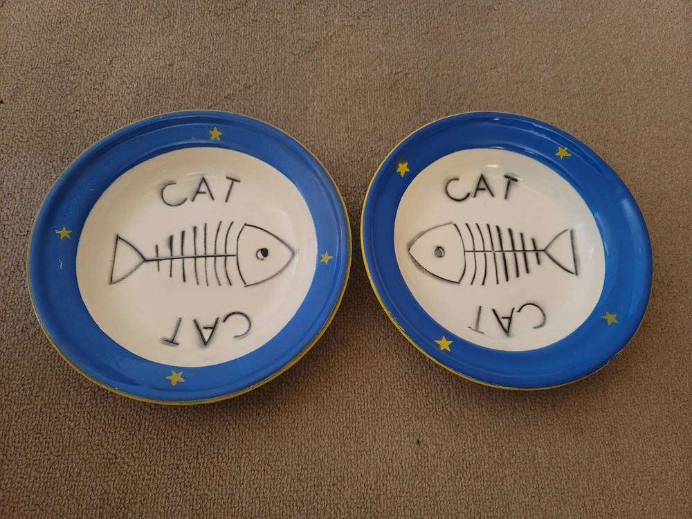 NEW Pair of Enameled Metal Cat Food – Water Dishes – Paris France Cote D’Ivoire
