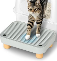 Compact Litter Box Ramp with Mesh Catcher – Easy Clean Design for Elderly Cats