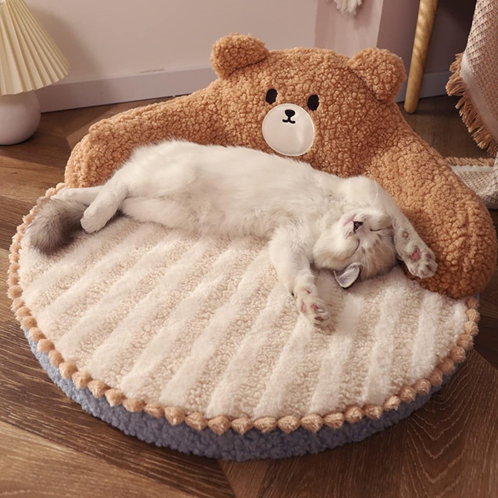 Small Pet Bed in Kitten and Bear Designs – Cozy and Snug Nest for Small Breeds