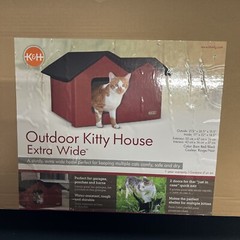 K&H Pet Products Outdoor Kitty House Extra Wide Barn Red / Black NEW