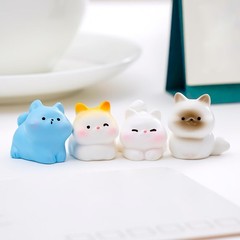Qoncosy 30PCS Mini Resin Cats, Cat Figurines with Fish Mouse Multicolor
