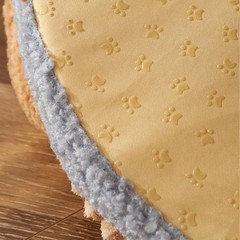 Small Pet Bed in Kitten and Bear Designs – Cozy and Snug Nest for Small Breeds