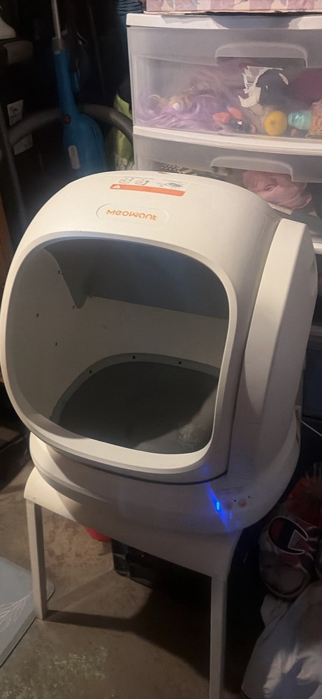 Meowant MW-SC02 Self-Cleaning Enclosed Cat Litter Box Wi-Fi App, White/Gray