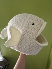 Nandog Pet Gear Fish Cat & Dog cave Bed White velvety Plush Small Breeds NWT