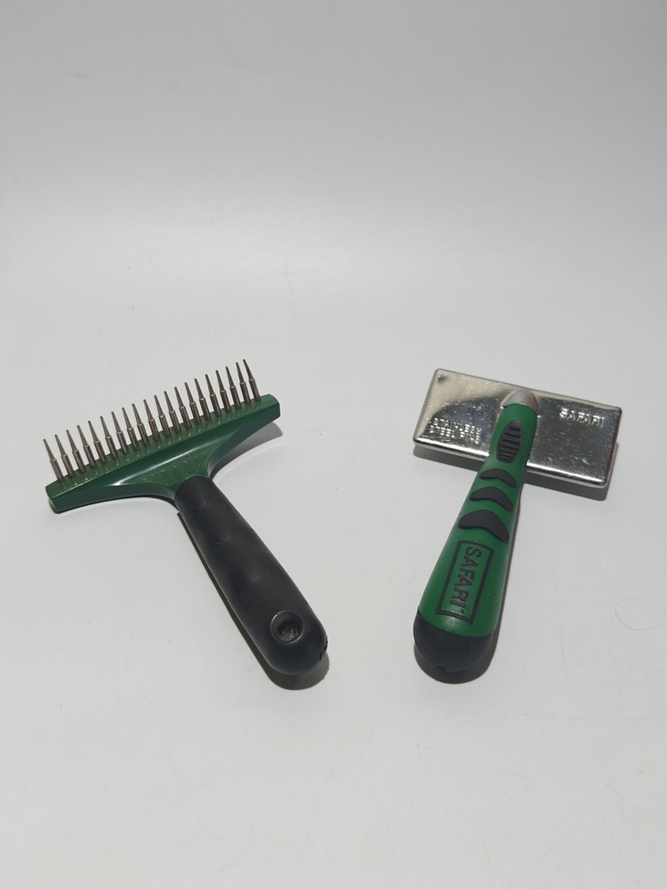 Lot Of Two Vintage Safari Stickler Brush Undercoat Rake Small & Medium Animals