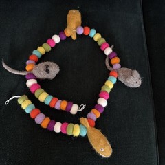 ⚡️Trader Joe’s Here Kitty Kitty Felted Garland Cat Toy NWT NEW FREE SHIP ❤️