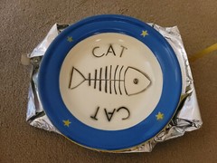 NEW Pair of Enameled Metal Cat Food – Water Dishes – Paris France Cote D’Ivoire