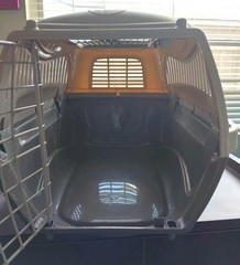 Whisker City Cat Carrier and Kennel – Front Load 22″W x 12″H x 12″D Gray Taupe