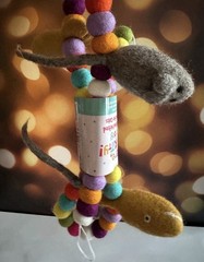 ⚡️Trader Joe’s Here Kitty Kitty Felted Garland Cat Toy NWT NEW FREE SHIP ❤️