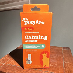 Zesty Paws Calming Diffuser Kit Plug-In for Cats, Orchid Mist Scent, 30 Days