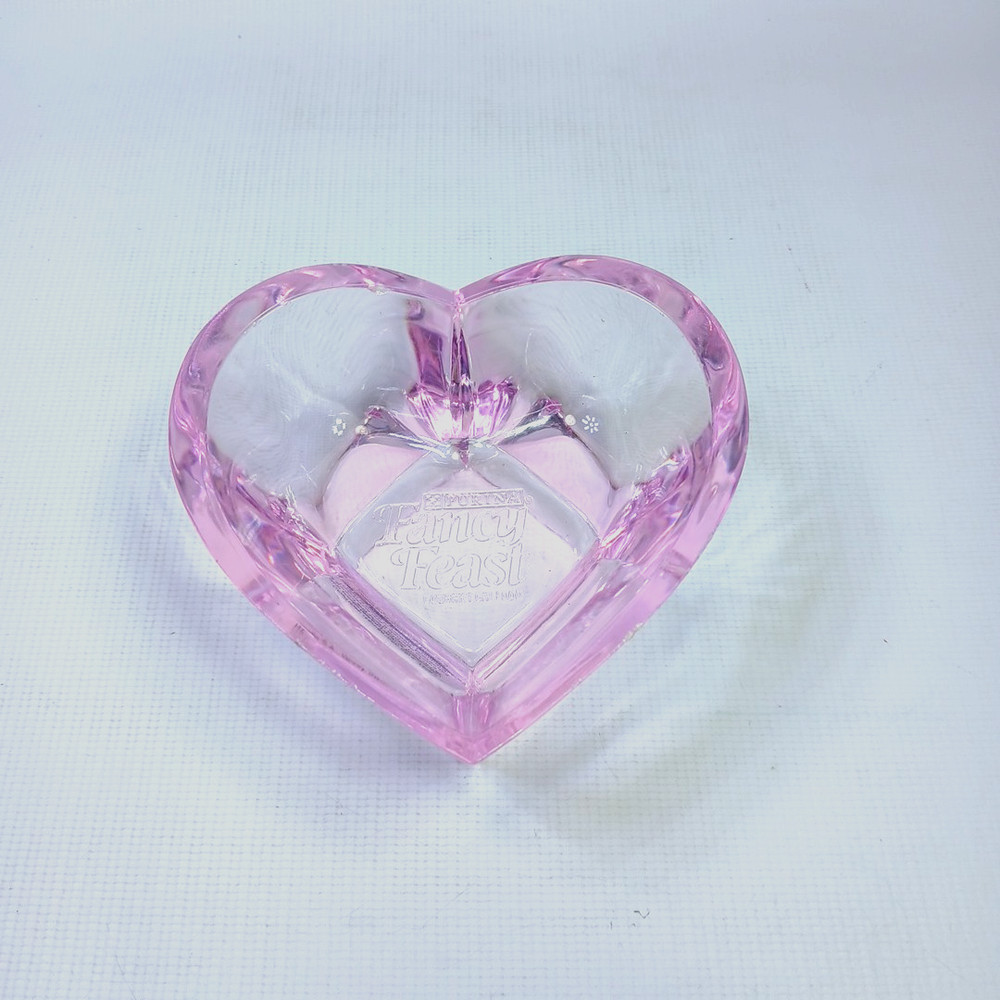 Purina Fancy Feast Gourmet Cat Dog Food Plastic Heart Shaped Food Dish