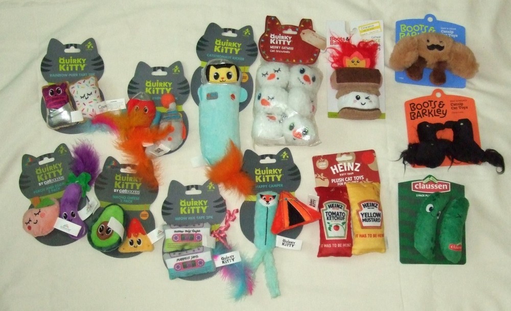 28 PC Lot of Cat Toys Quirky Kitty Boots & Barkley Claussen Heinz Summer Kicker